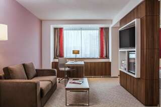 Отель Ramada Plaza Craiova Крайова Бизнес-номер с кроватью размера “king size” - Номер для некурящих-4